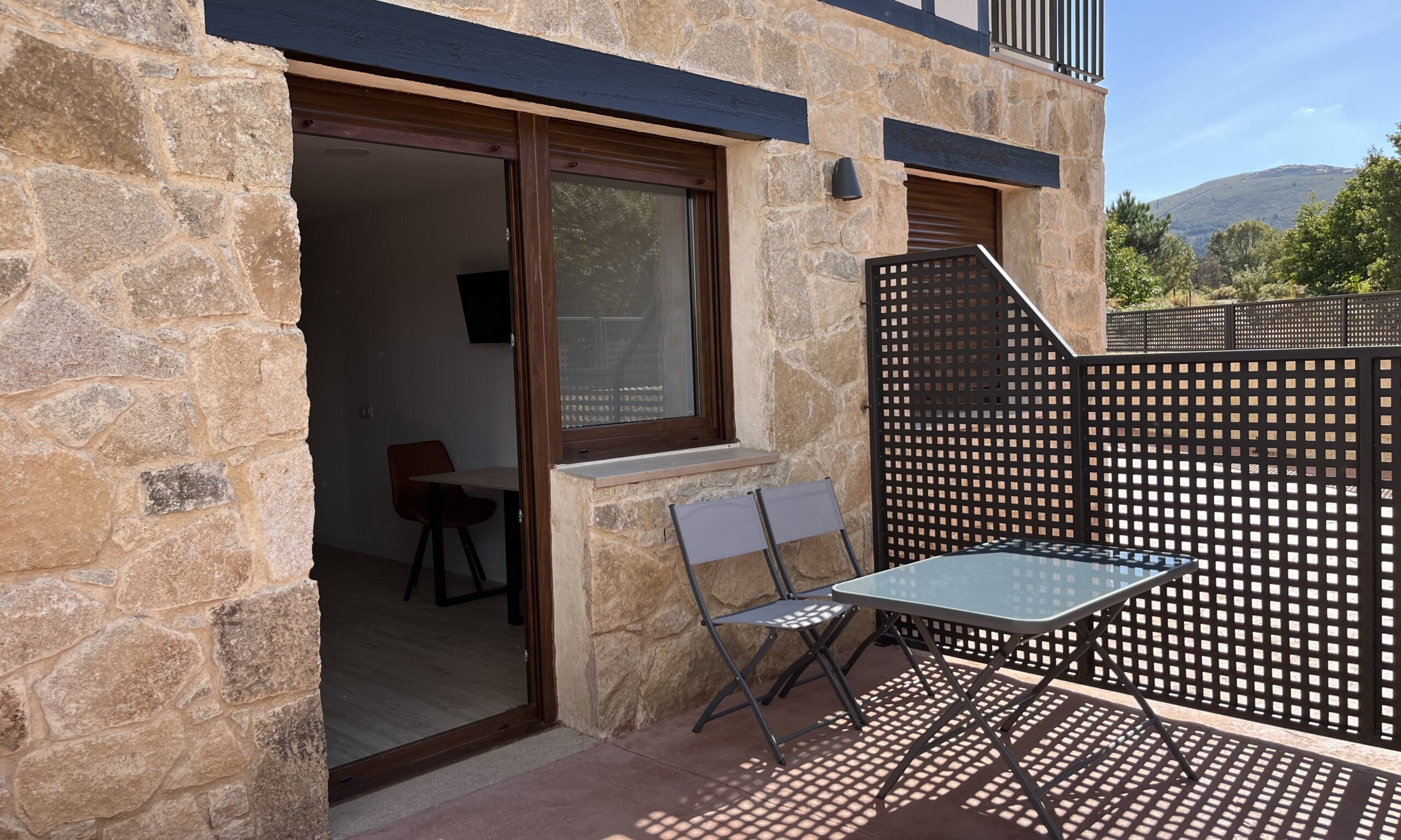 Terraza privada con vistas a la Sierra de Francia del Apartamento 3 - Tres Olivos La Alberca