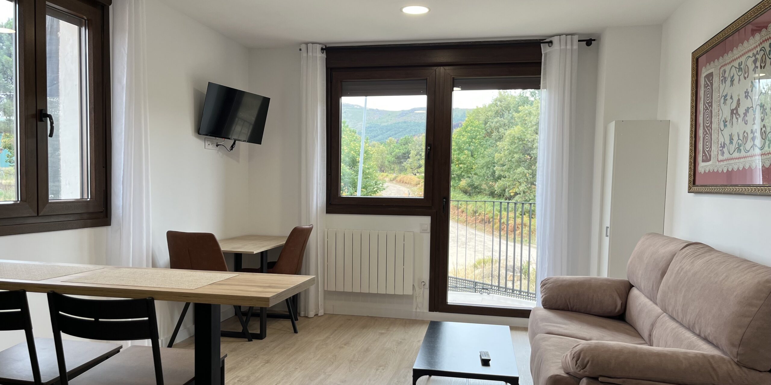 Salón-cocina equipado del Apartamento 4 – Tres Olivos La Alberca